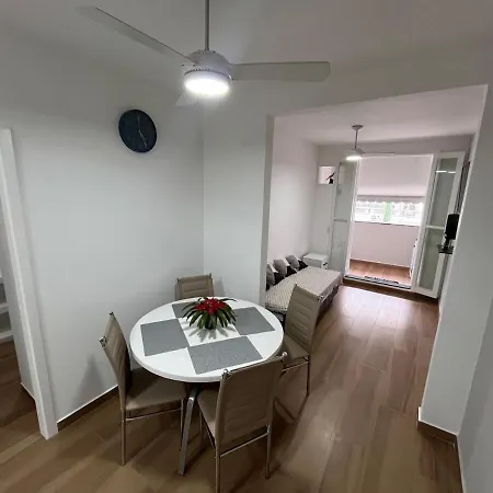Quarto e sala com varanda-2